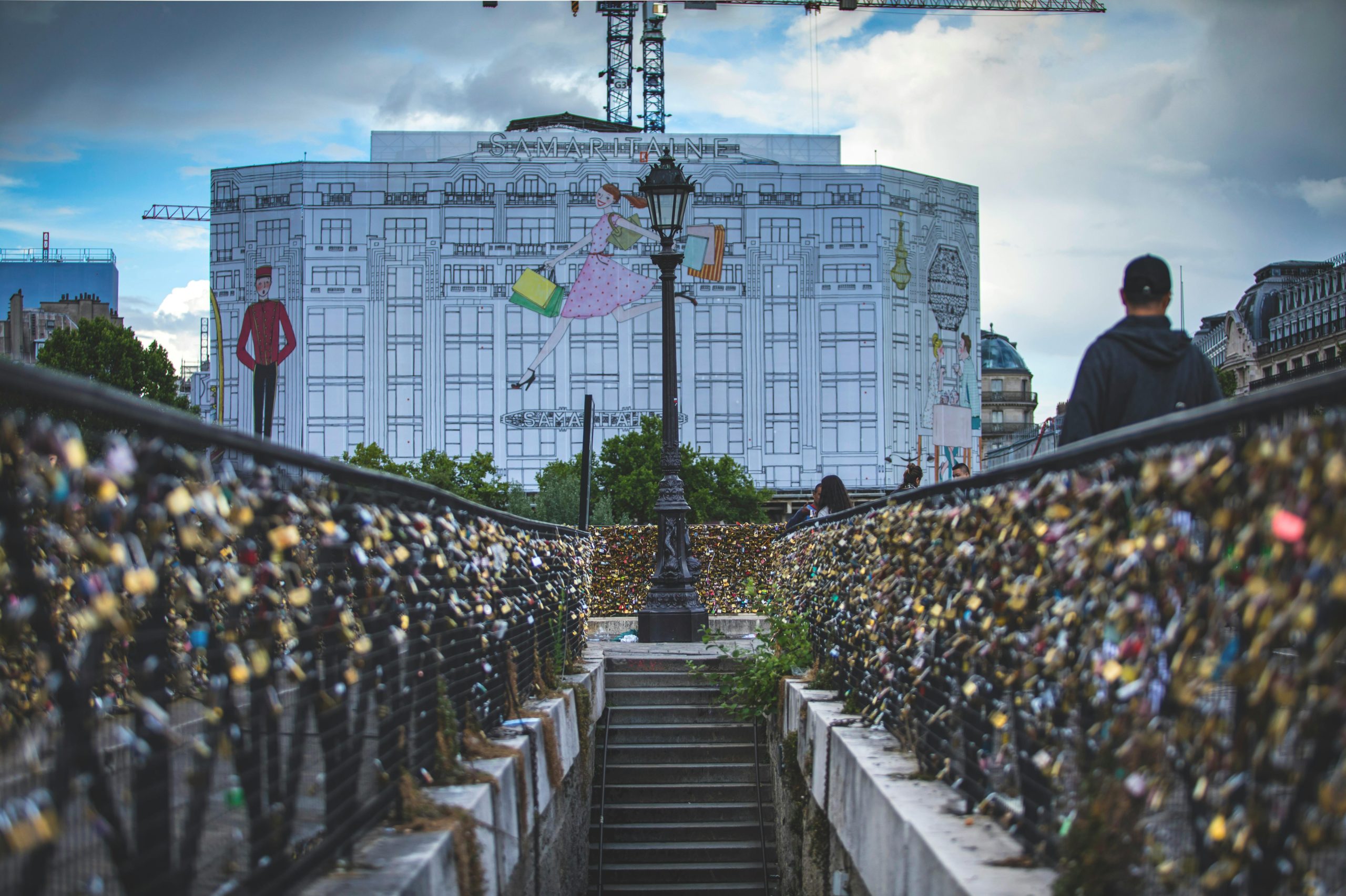 pexels-stephen-leonardi-587681991-32393665